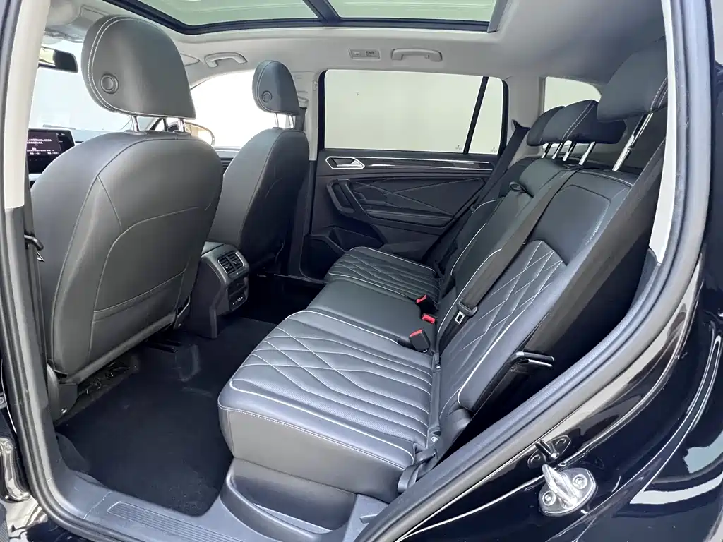 Volkswagen Tiguan L 2023 — фото 29