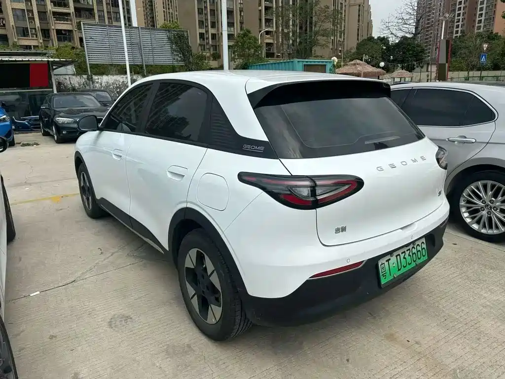 Geely Galaxy Starwish 2024 — фото 6