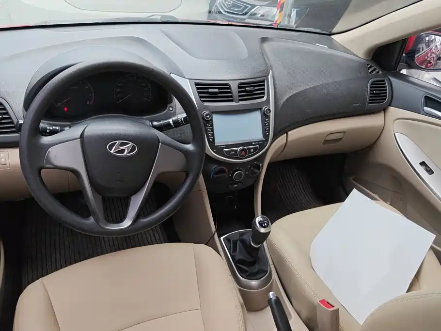 Hyundai Accent 2014 — фото 12