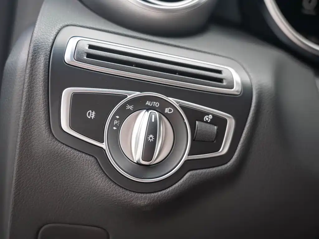 Mercedes-Benz C-Class 2023 — фото 10