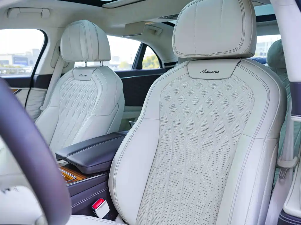 Bentley Flying Spur 2023 — фото 12