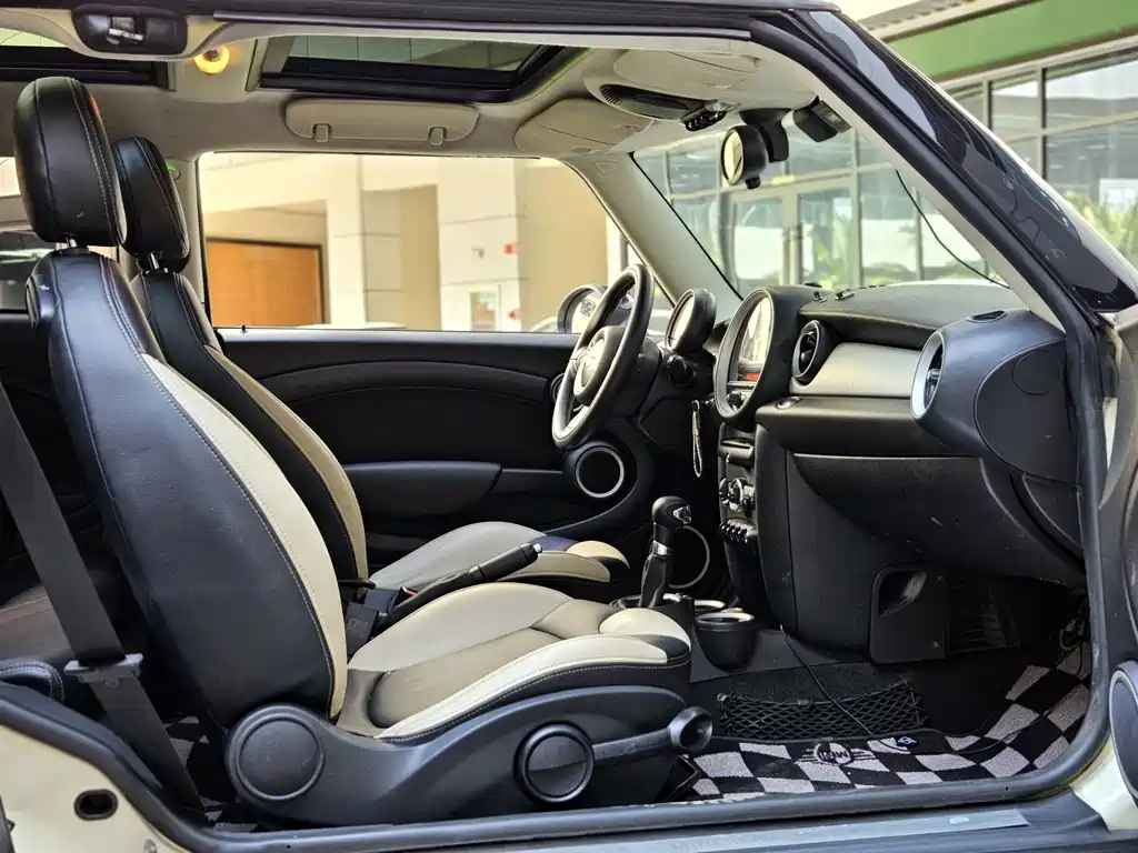 MINI Clubman 2012 — фото 21