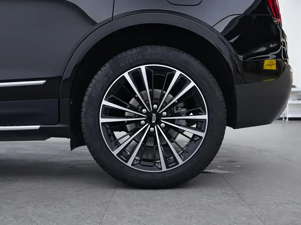Cadillac XT5 2022 — фото 9