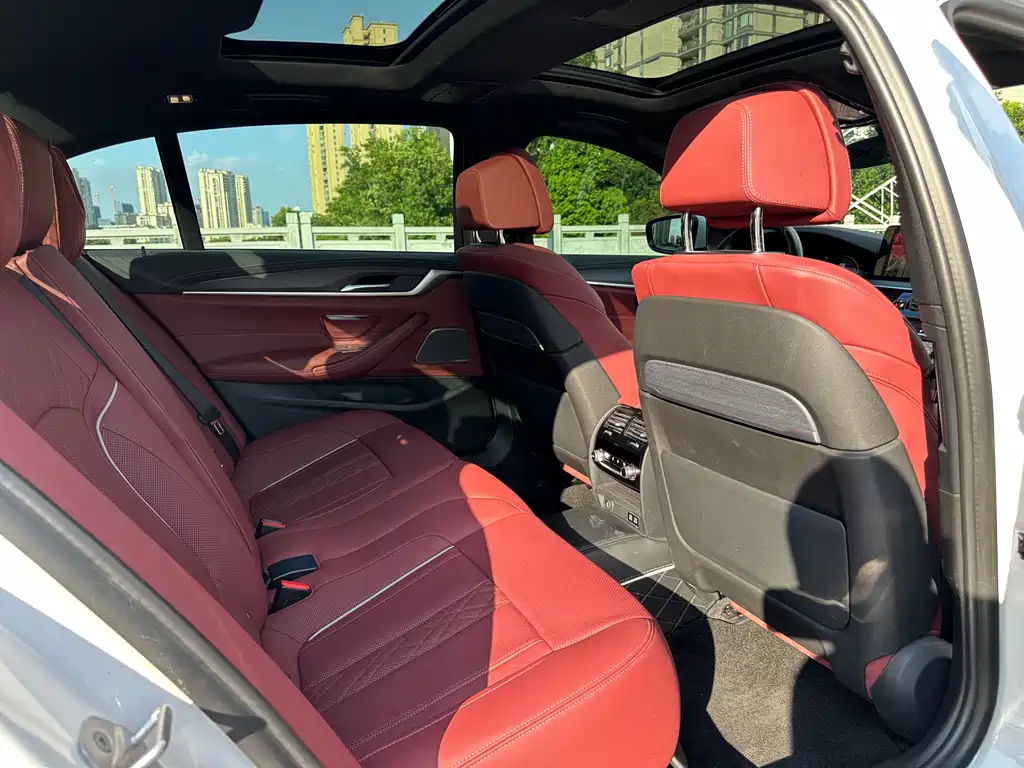 BMW 5 Series 2023 — фото 11