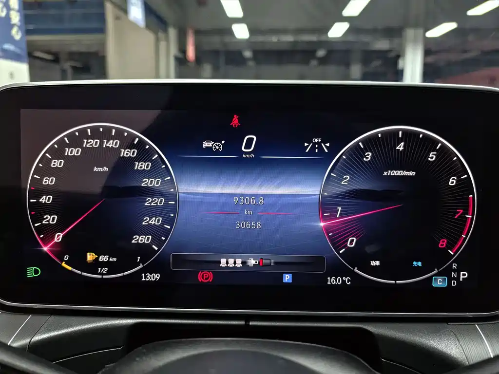 Mercedes-Benz C-Class 2023 — фото 17