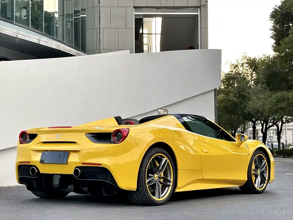 Ferrari 488 2017 — фото 2