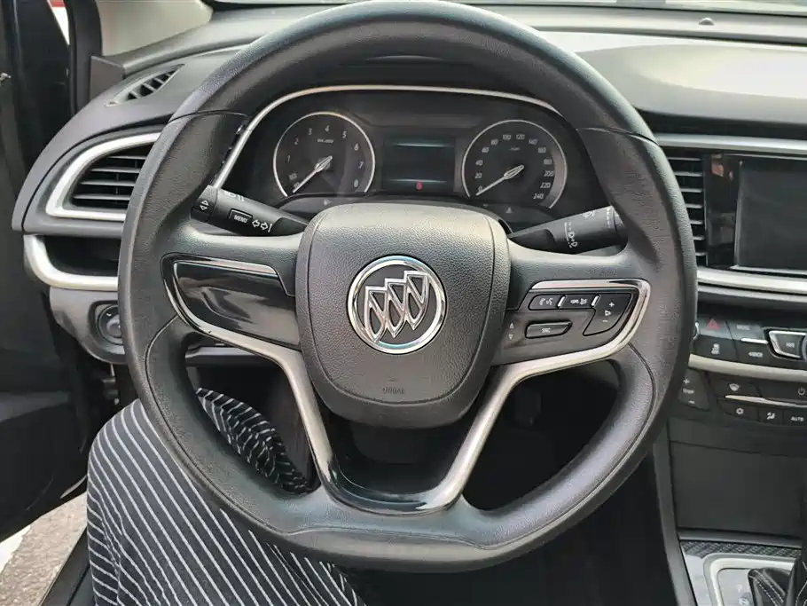 Buick Excelle 2017 — фото 15