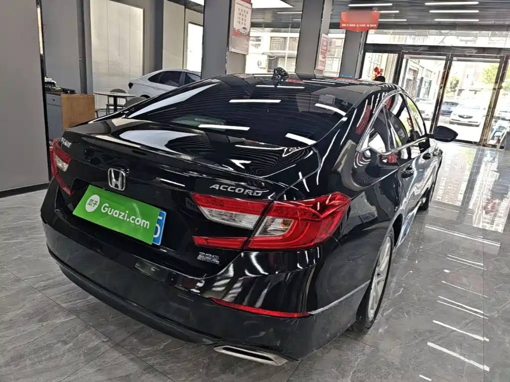 Honda Accord 2020 — фото 7