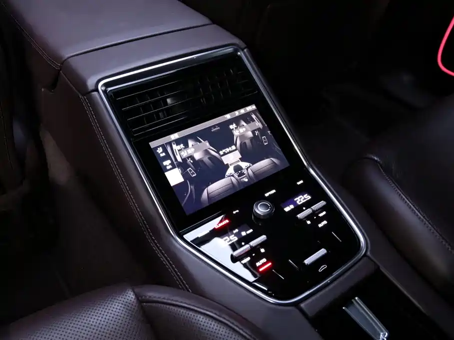 Porsche Panamera 2022 — фото 19