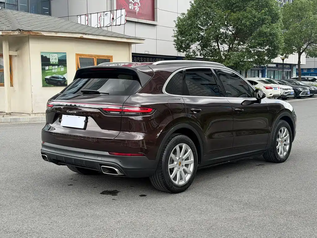 Porsche Cayenne 2018 — фото 7