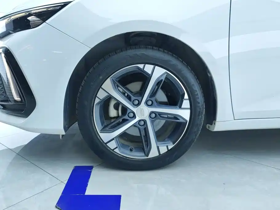 Geely Emgrand L 2023 — фото 6