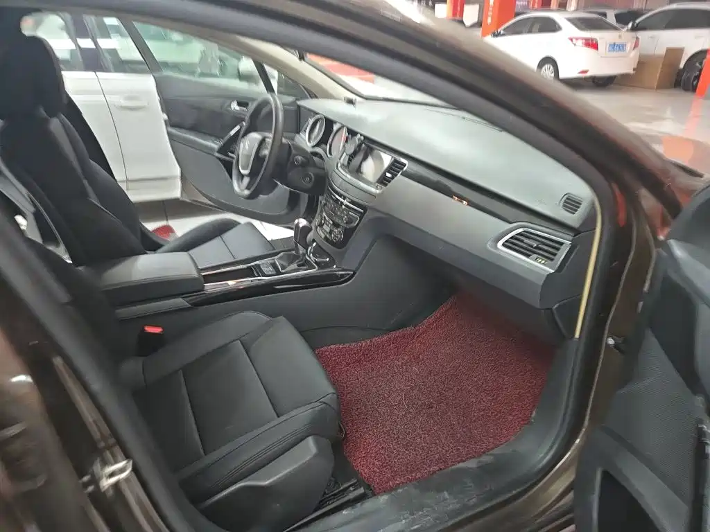 Peugeot 508 2015 — фото 10