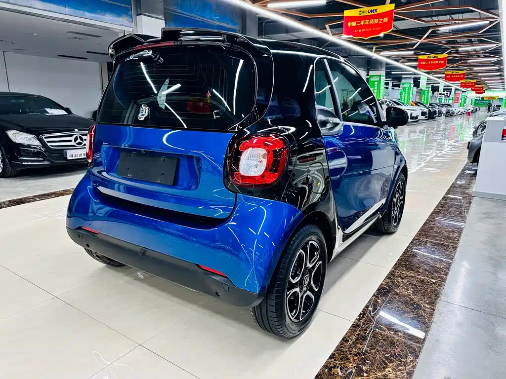 smart Fortwo 2018 — фото 6