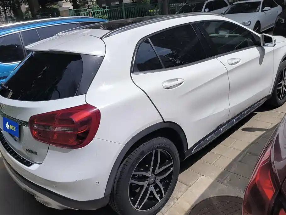 Mercedes-Benz GLA 2015