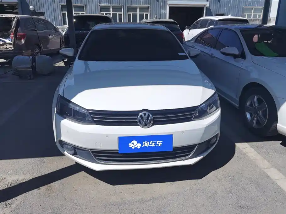 Volkswagen Sagitar 2014