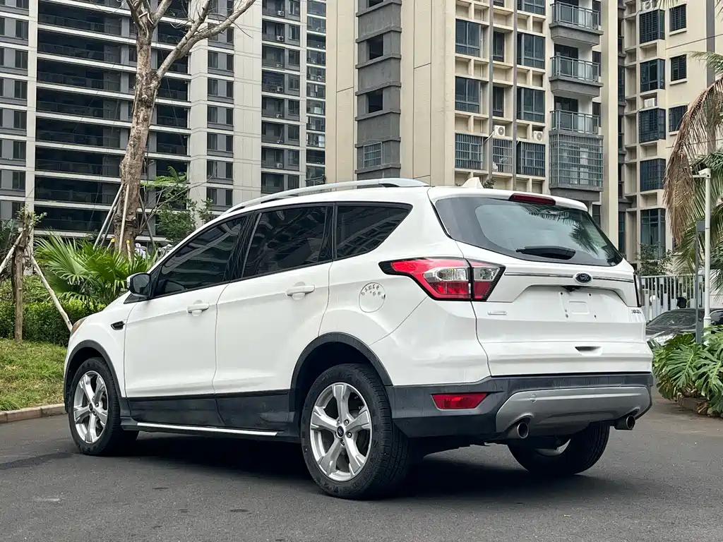 Ford Kuga 2017 — фото 18