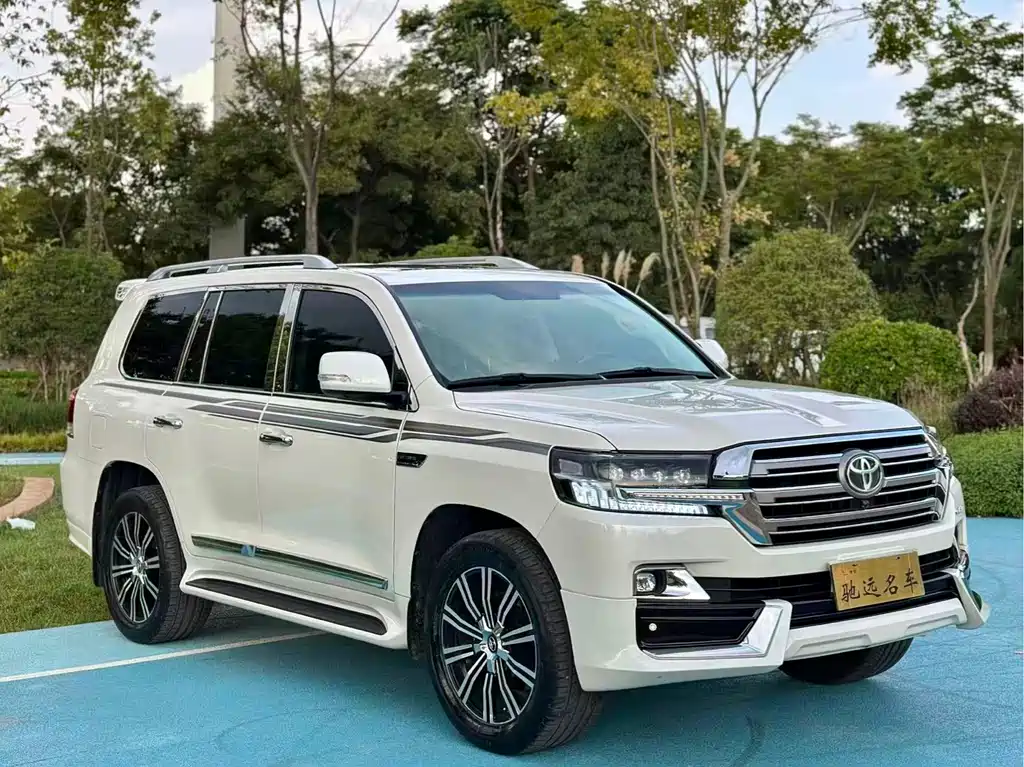 Toyota Land Cruiser 2020 — фото 3