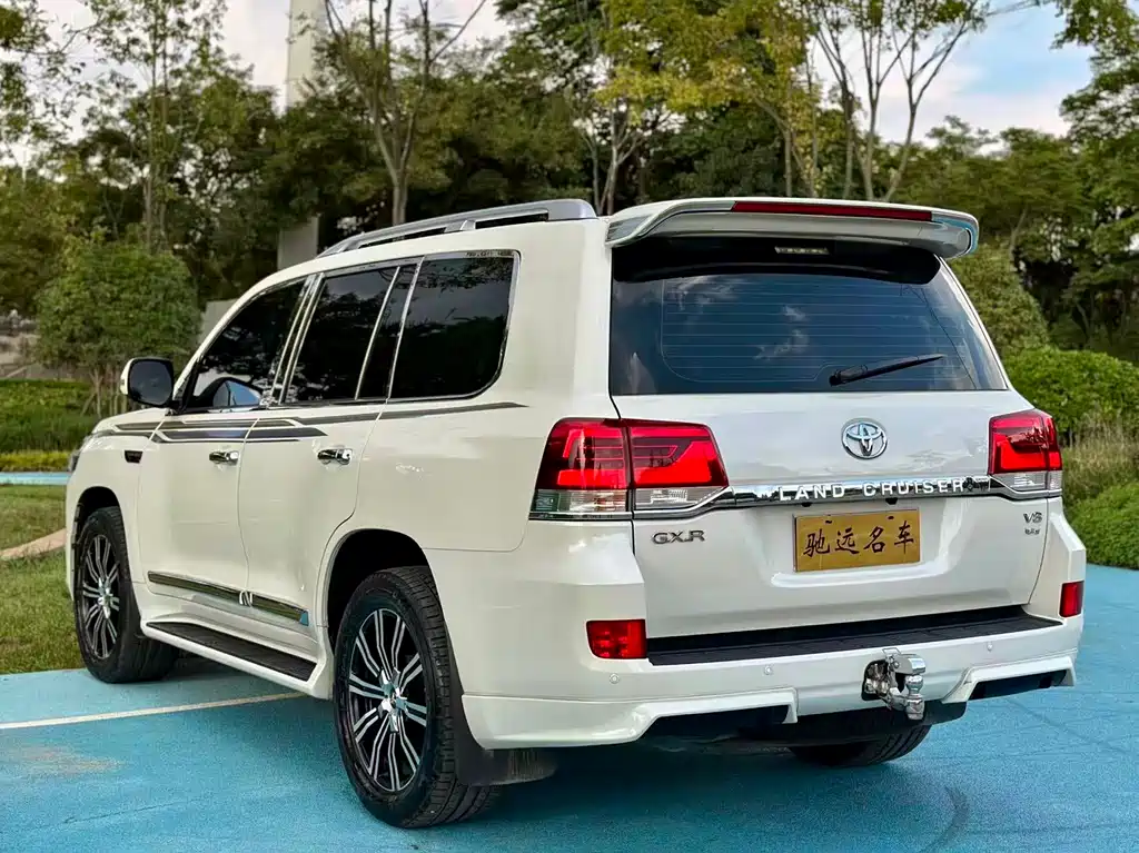 Toyota Land Cruiser 2020 — фото 19