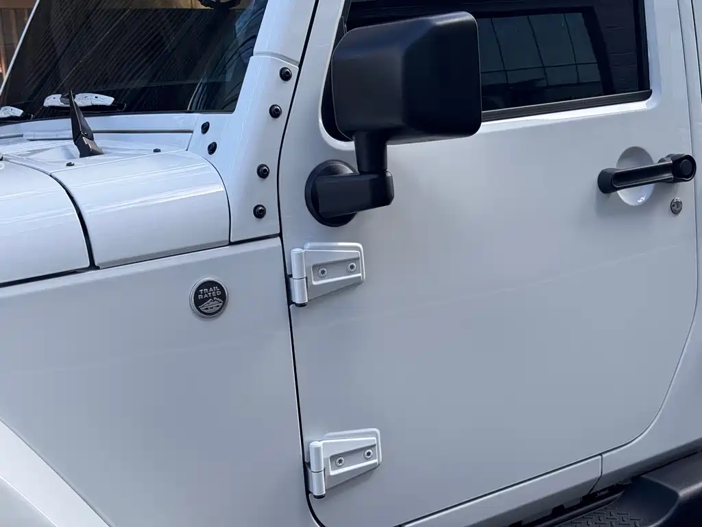 Jeep Wrangler 2016 — фото 27