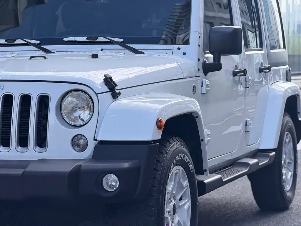 Jeep Wrangler 2016 — фото 29