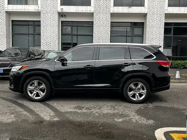 Toyota Highlander 2020