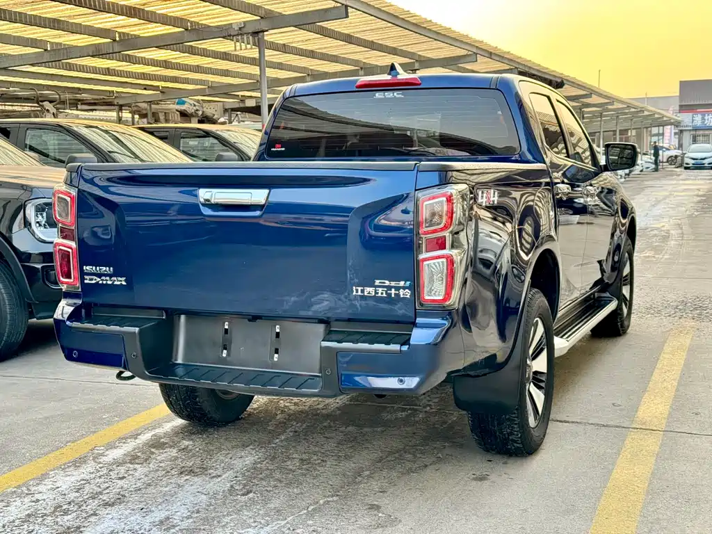Isuzu D-MAX 2023 — фото 4