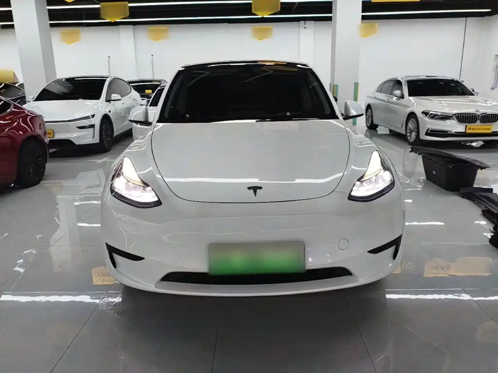 Tesla Model Y 2024 — фото 3