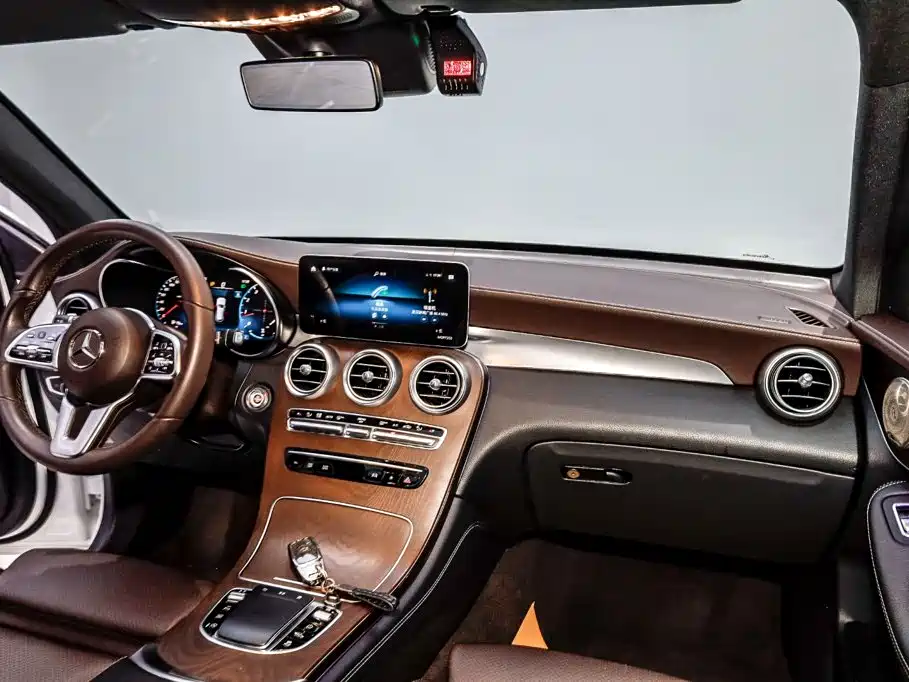 Mercedes-Benz GLC 2020 — фото 28