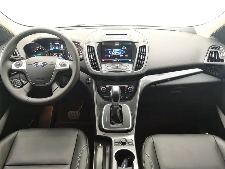 Ford Kuga 2015 — фото 12