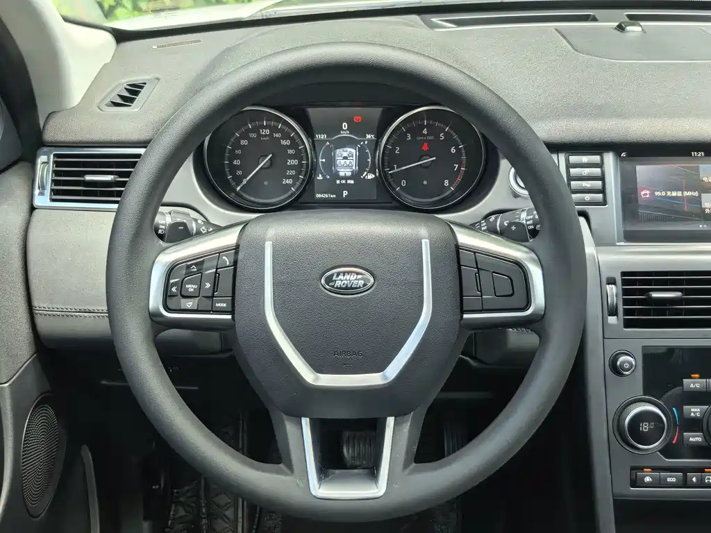 Land Rover Discovery Sport 2017 — фото 7