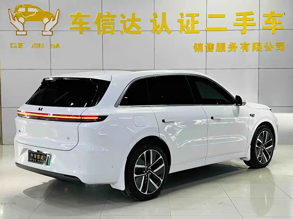 Li Auto Li L6 2025