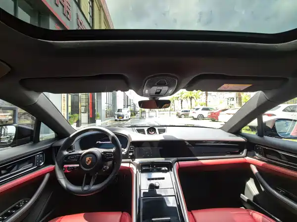 Porsche Panamera 2025