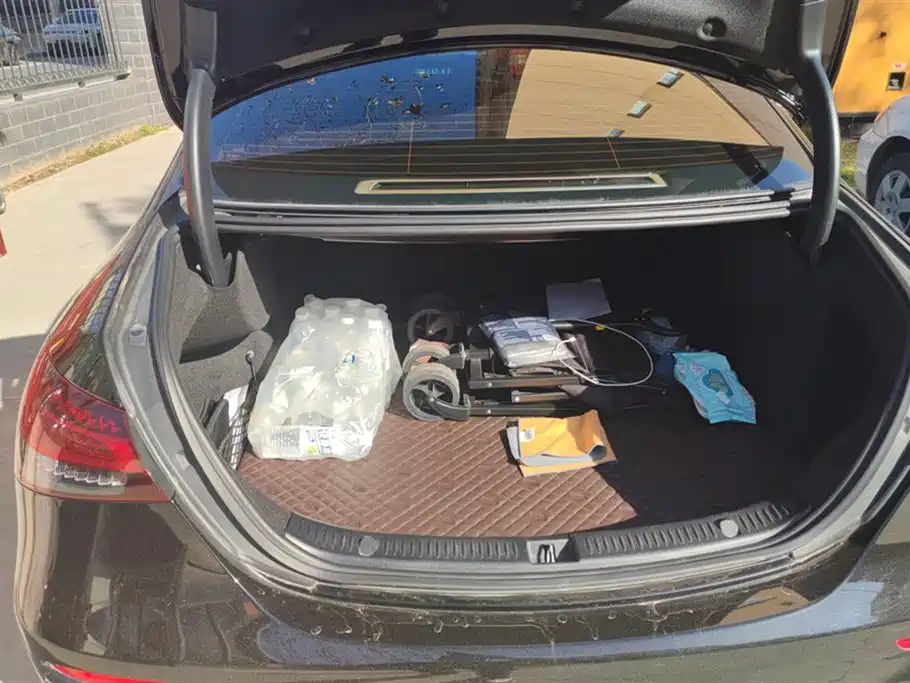Mercedes-Benz E-Class 2022