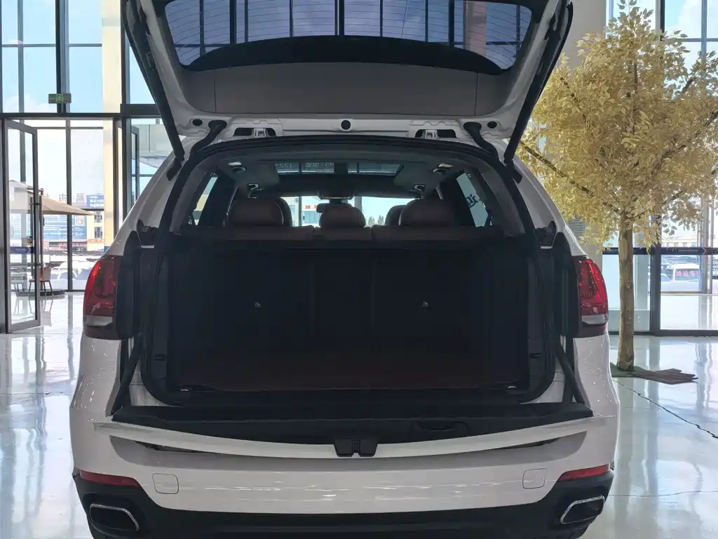 BMW X5 2018 — фото 23