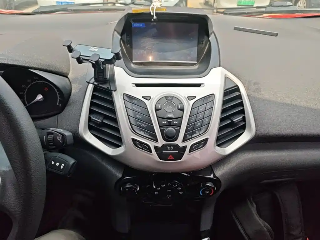 Ford EcoSport 2015 — фото 13