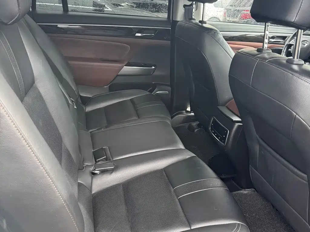 GAC Motor Trumpchi GS8 2017 — фото 17
