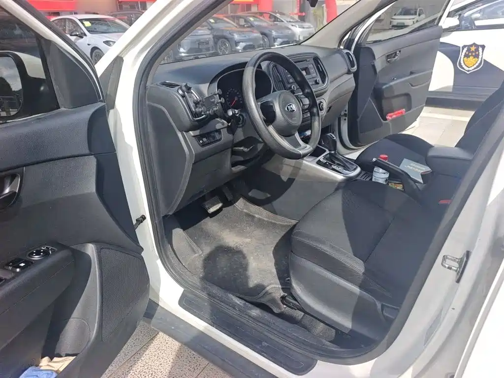Kia KX3 2016 — фото 14