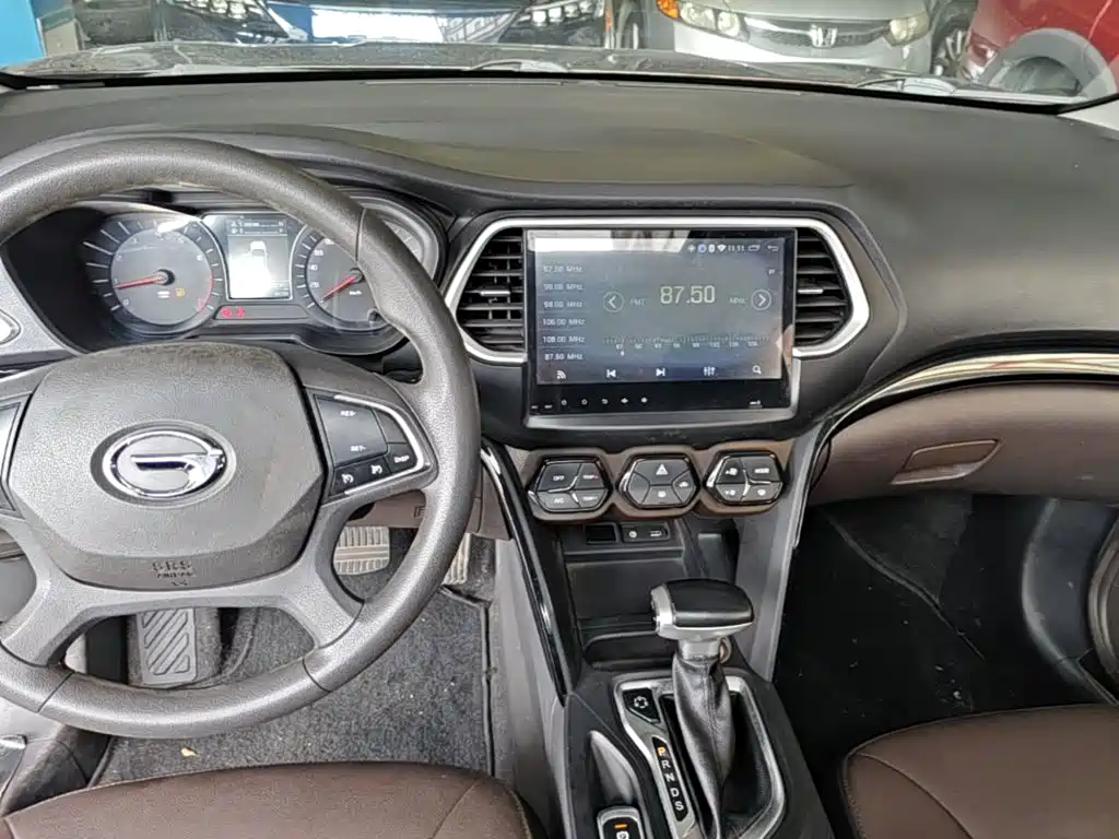 GAC Trumpchi GS4 2016 — фото 13
