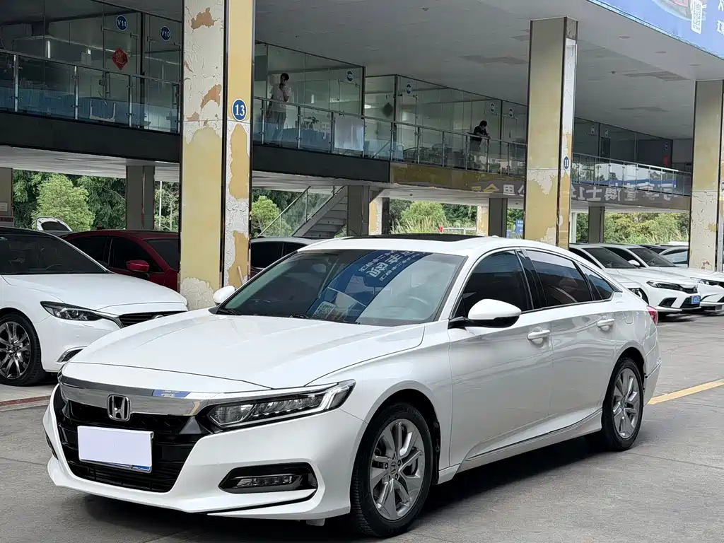 Honda Accord 2018 — фото 1