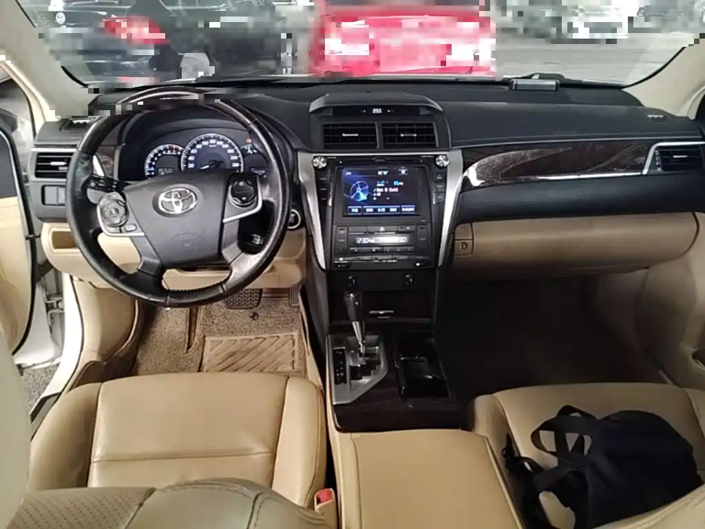 Toyota Camry 2016 — фото 14