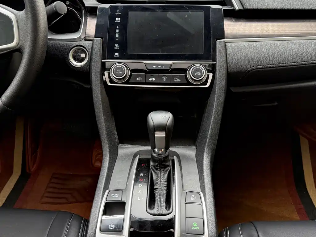 Honda Civic 2019 — фото 10
