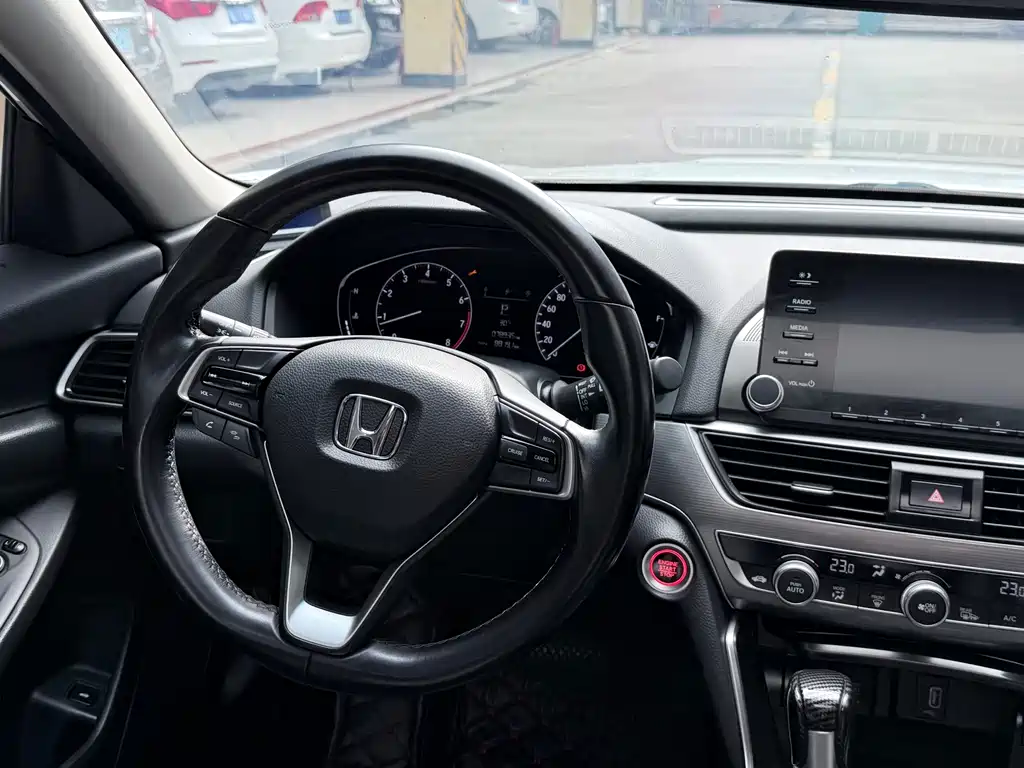 Honda Accord 2018 — фото 5