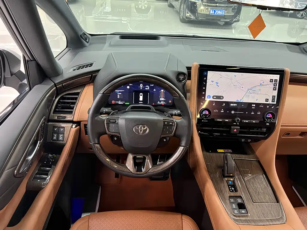 Toyota Alphard 2024 — фото 18