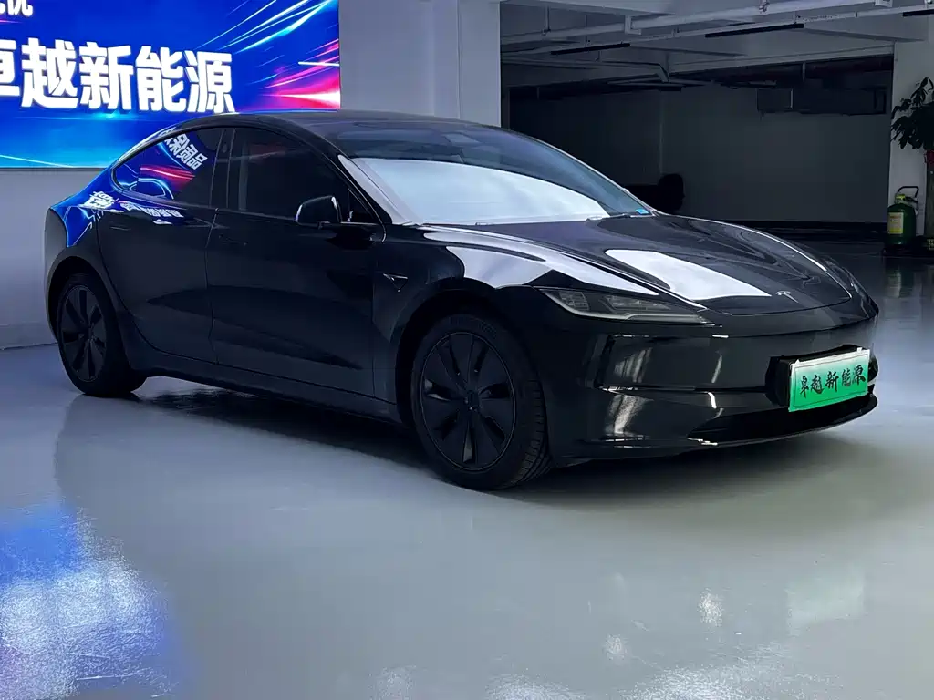Tesla Model 3 2025 — фото 2