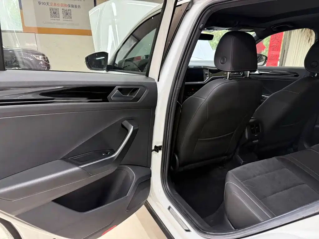 Volkswagen T-Roc 2022 — фото 17