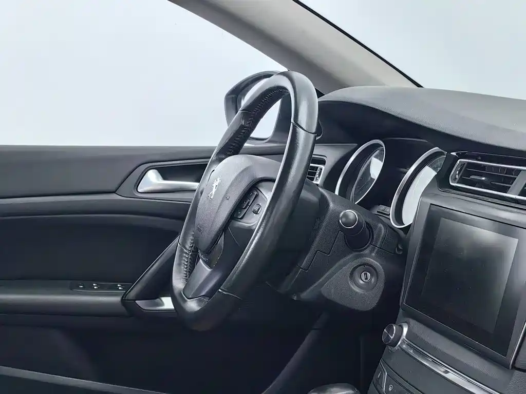 Peugeot 408 2015 — фото 22