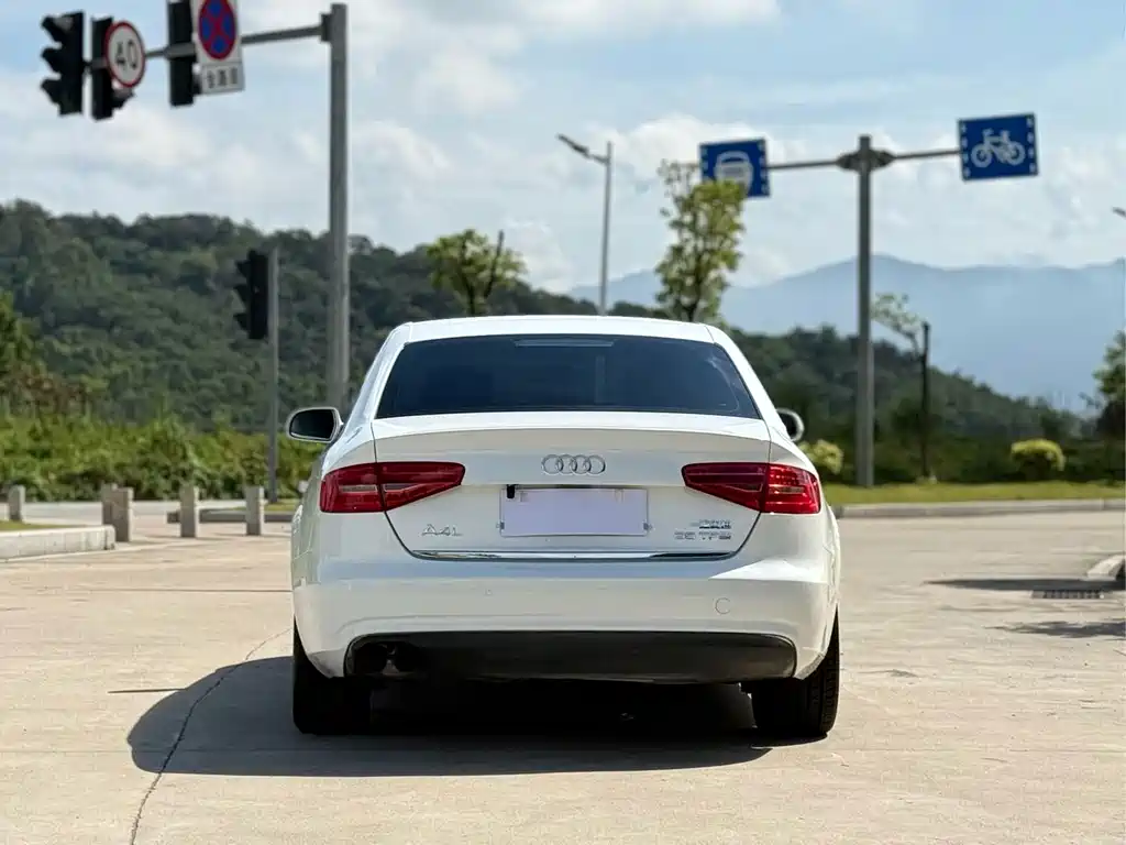 Audi A4L 2014