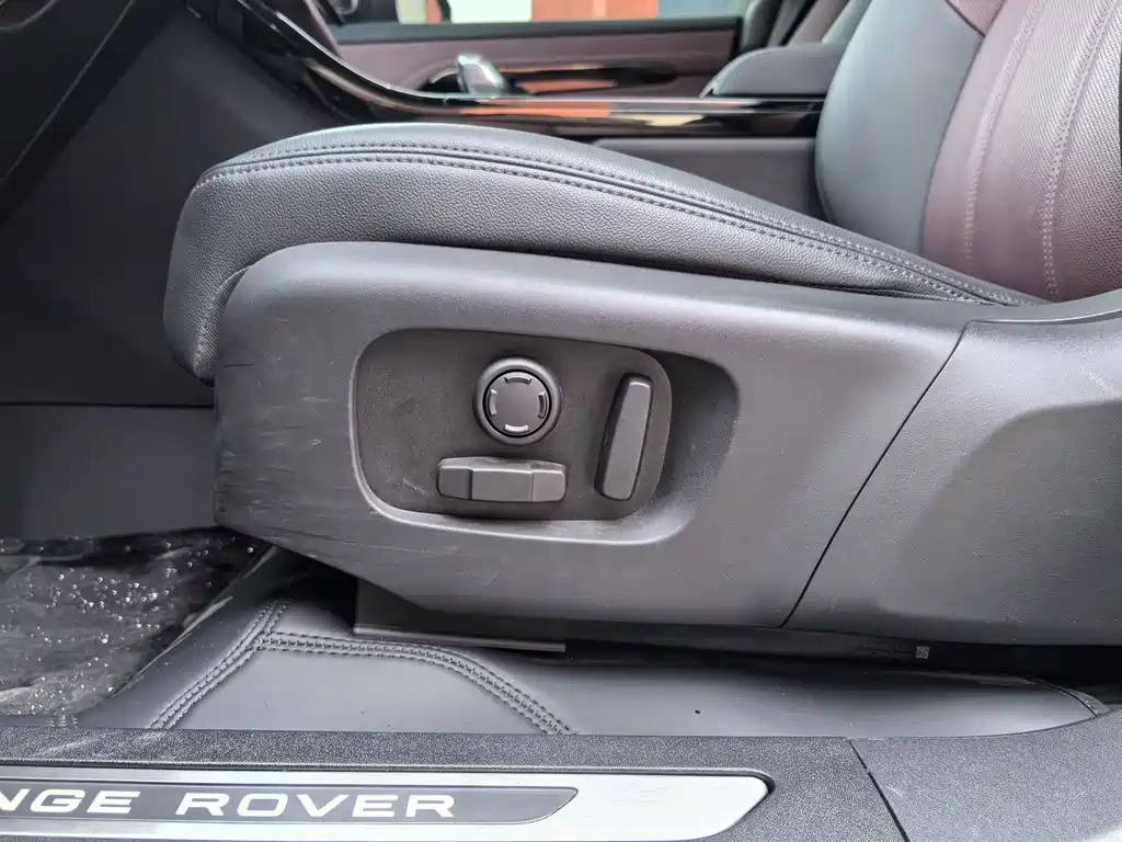Land Rover Evoque 2025 — фото 12