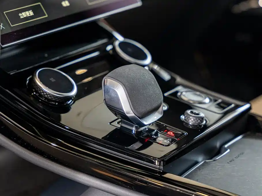 Land Rover Range Rover Sport New Energy 2023 — фото 15