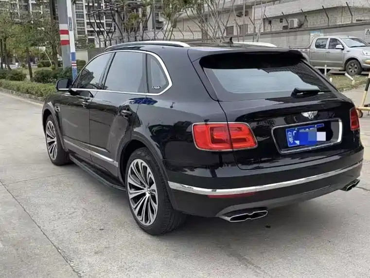 Bentley Bentayga 2019 — фото 2